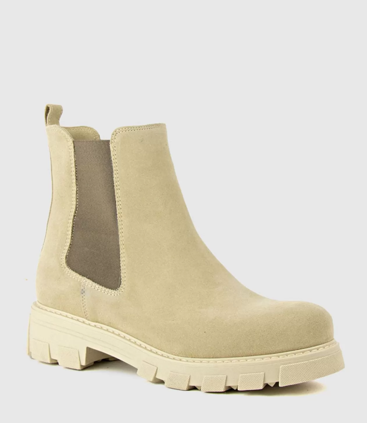 Edward Meller La Canadienne<Ashley Chelsea Boot On Lug Sole In Sand Suede