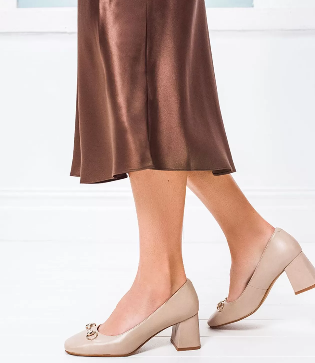 Edward Meller Mid Heel<Blythe65 Square Toe Pump With Hardware In Nude