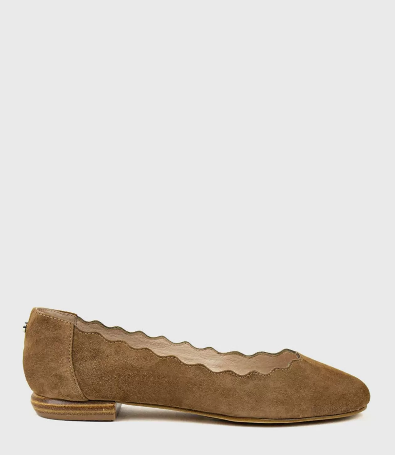 Edward Meller Ballet Flats<Fara Scalloped Ballet Flat In Tawny Suede