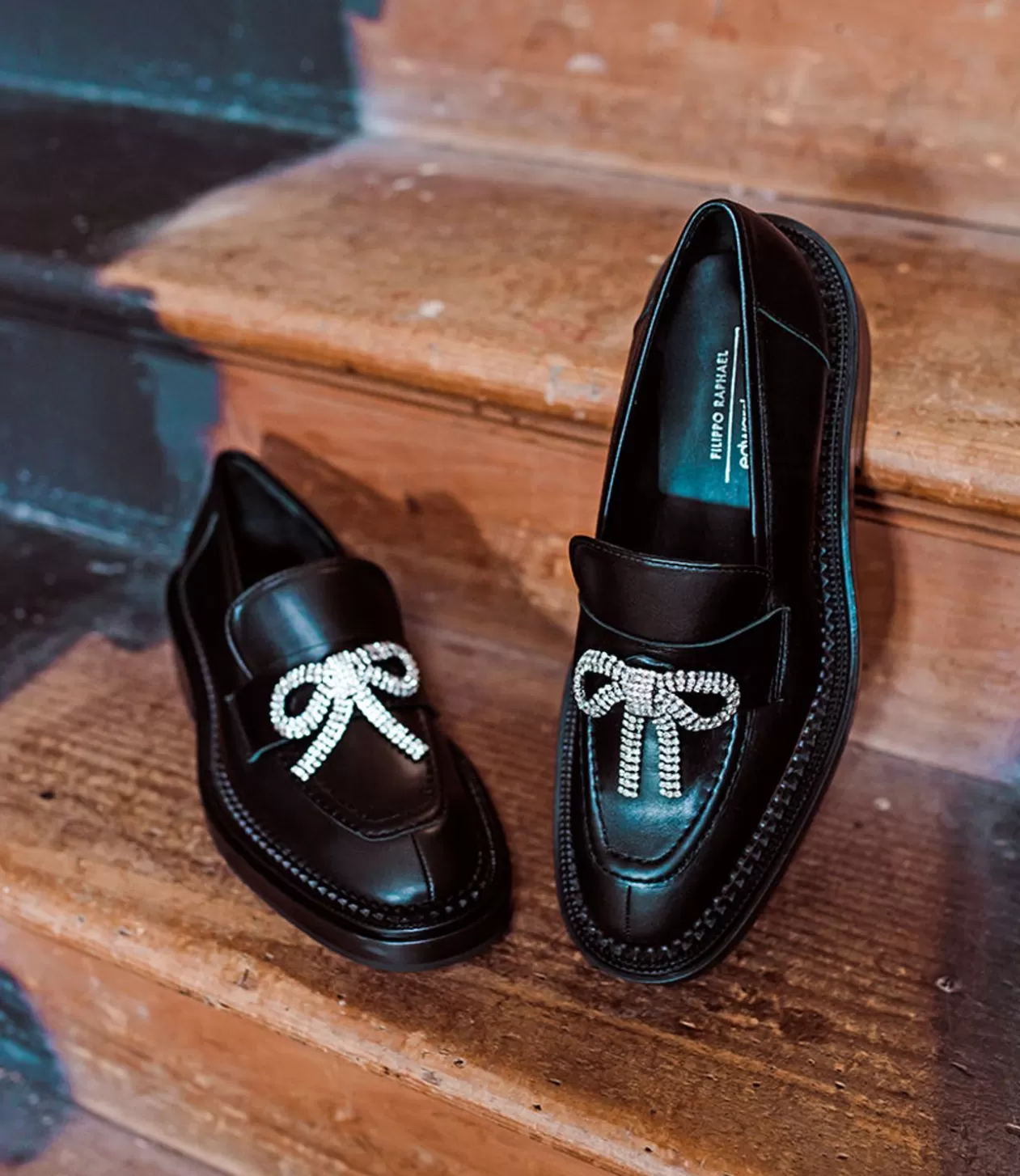 Edward Meller Loafers & Moccasins<Gael Moccasin With Crystal Bow In Black