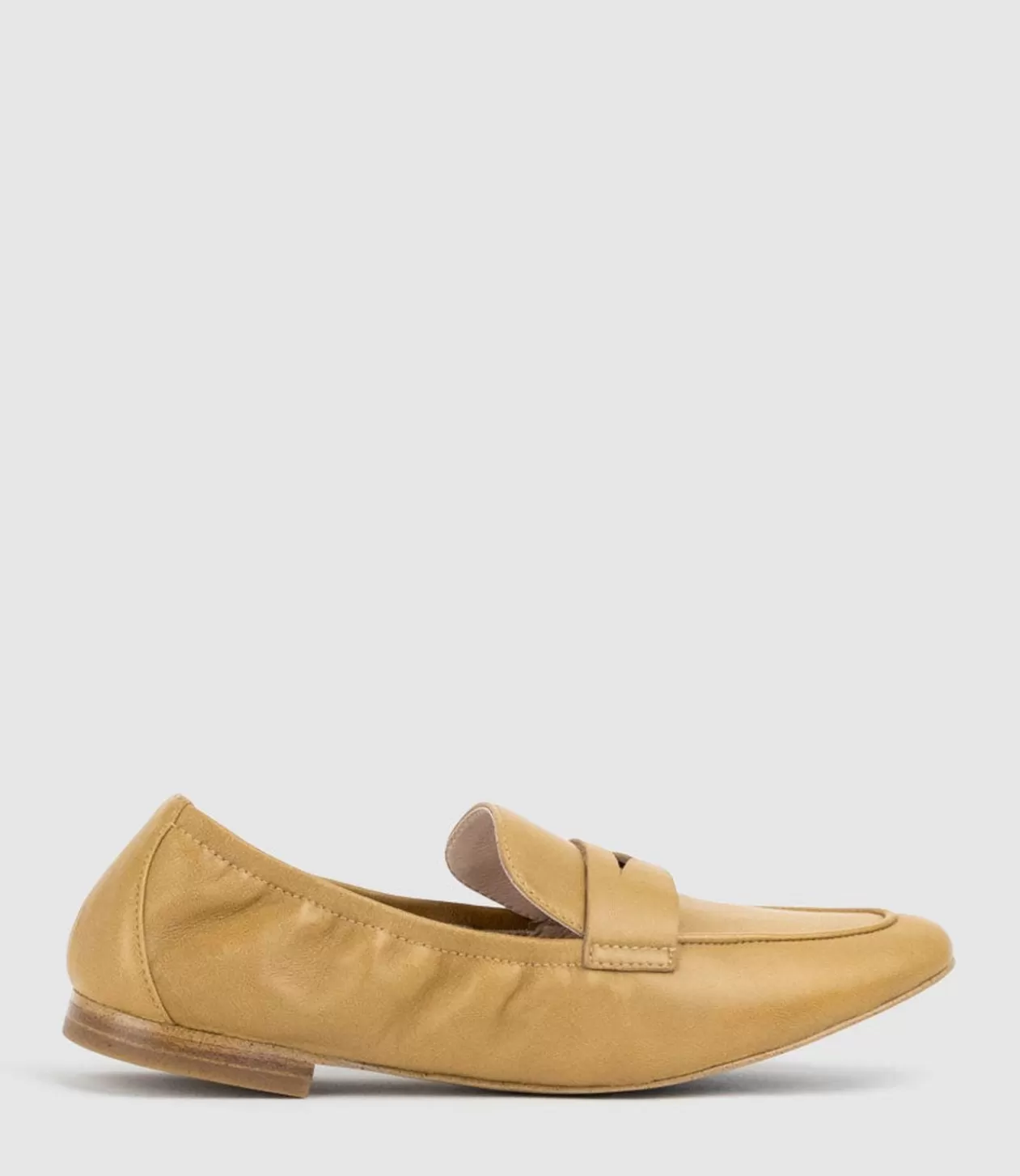 Edward Meller Loafers & Moccasins<Gulliver Almond Toe Moccasin In Camel