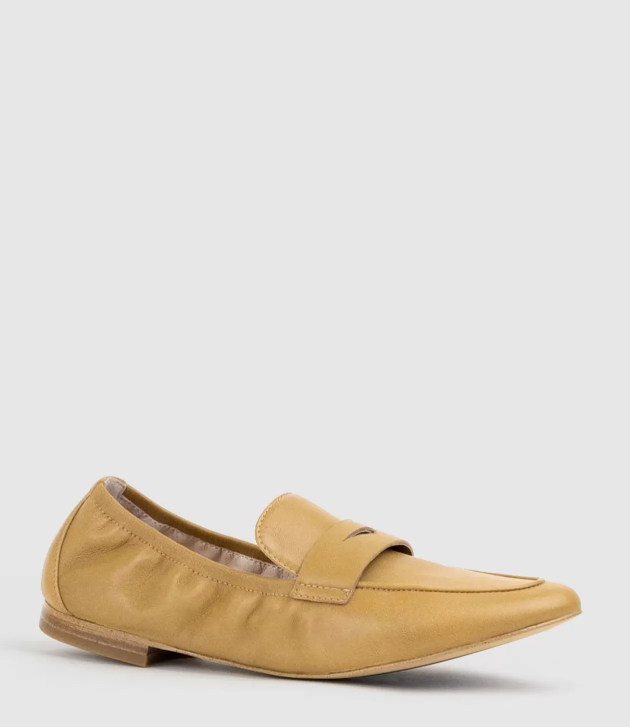 Edward Meller Loafers & Moccasins<Gulliver Almond Toe Moccasin In Camel