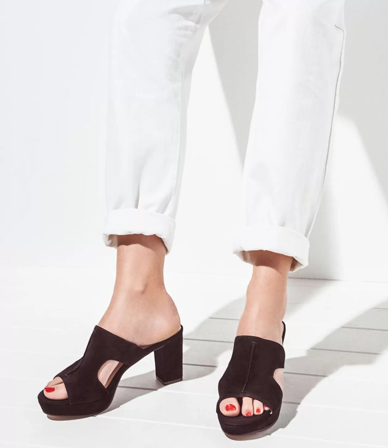 Edward Meller High Heel Sandals<Iris80 Platform Slide With Cut-Out In Black Suede