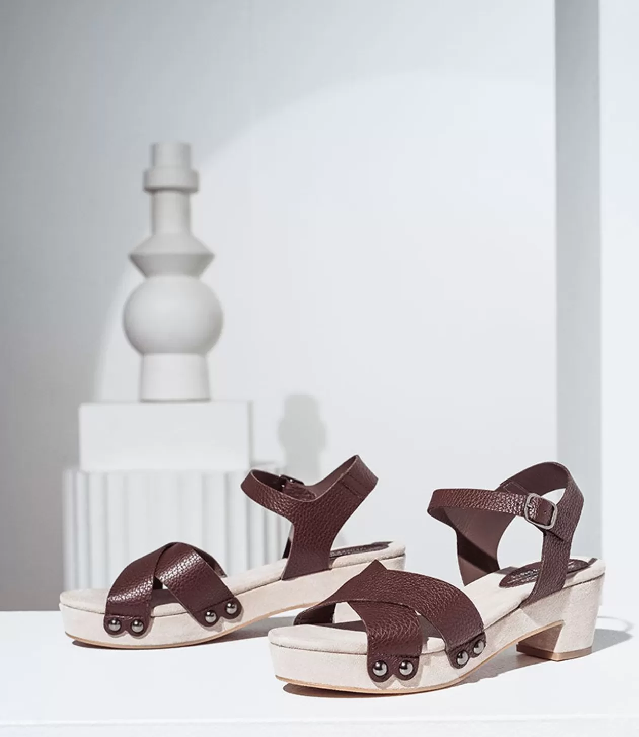 Edward Meller Mid Heel Sandals<Samsa65 Studded Sandal On Unit In Brown